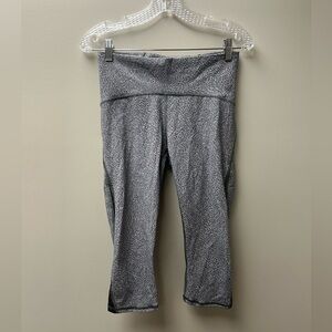Lululemon Black, White & Grey Speckled Cropped Leggings